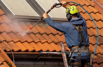Démoussage et hydrofuge de toiture à Clais
